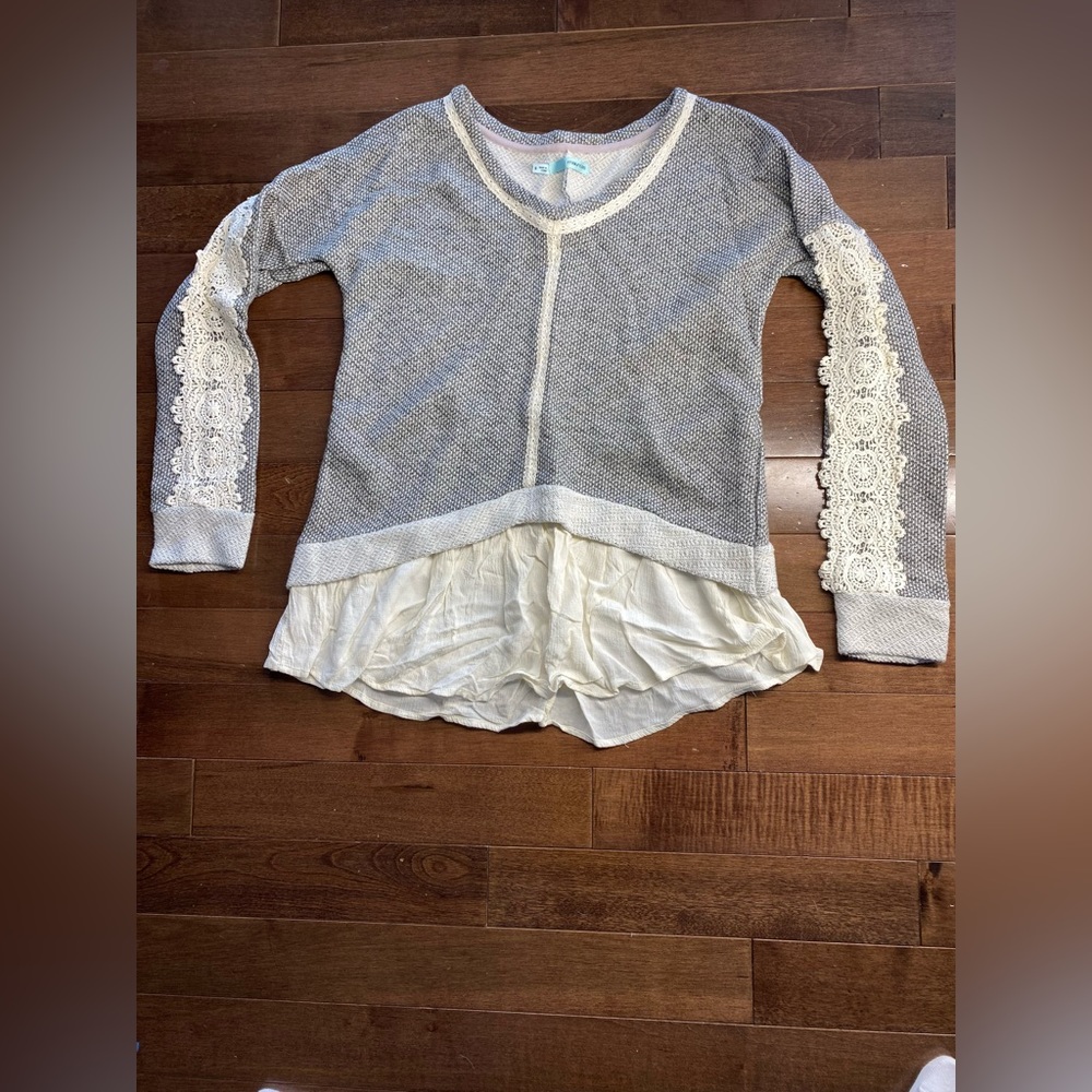 Women's Sweater Grey & White Layered Lace Sleeves Skirted Bottom Small MAURICES